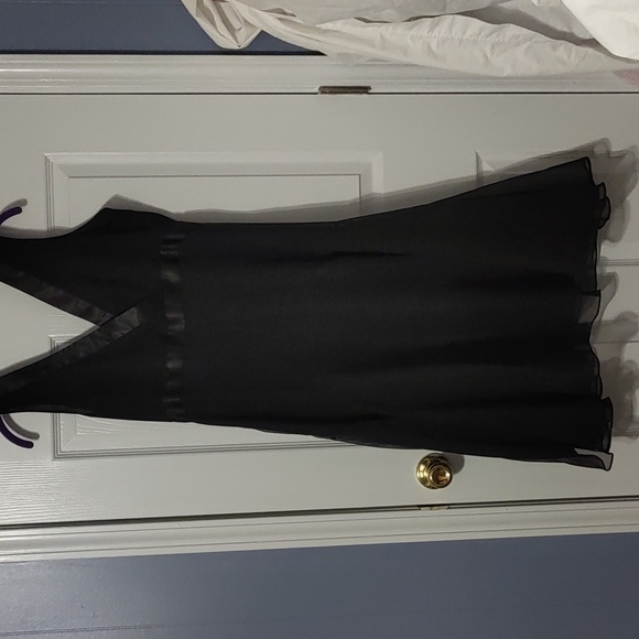Sleeveless Black Dress Size 12 - Picture 4 of 4